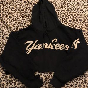 Cropped Yankees Hoodie